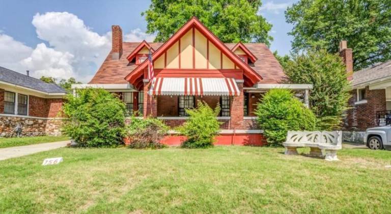 House with 1 room for 4 persons in Memphis, TN