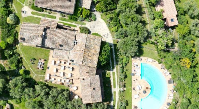 House with terrace, garden & hot tub | Good for workation in Magione