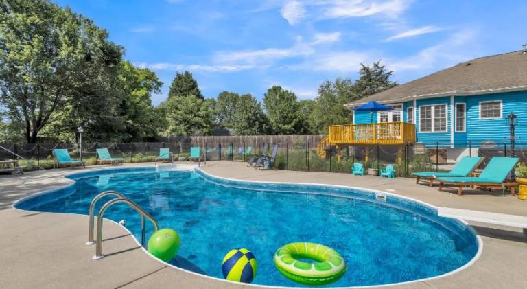 Vacation home with pool & jacuzzi in Winston-Salem, NC