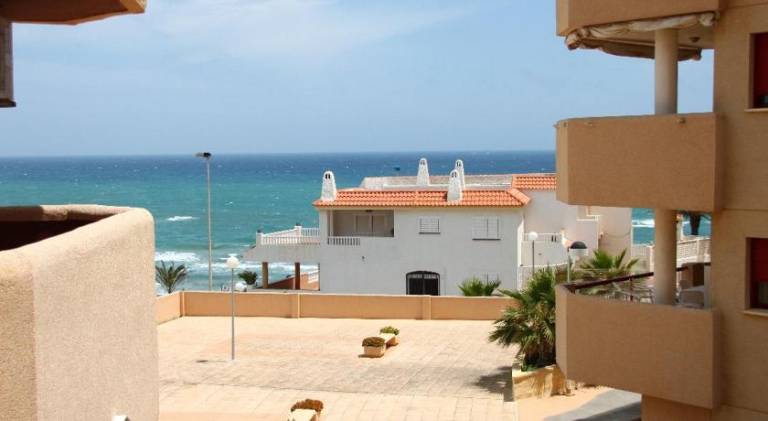 Holiday apartment with pool — photo 5