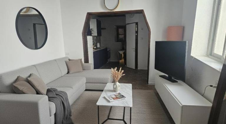 Holiday apartment with grill in Haifa