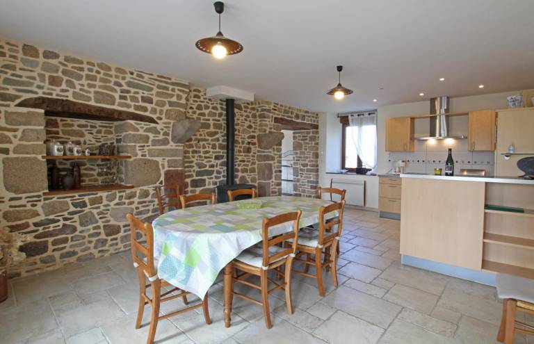 Gite with grill, terrace & garden — photo 4