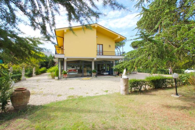 Charming historic villa near Arezzo, with private pool adorned with marble, centuries-old park, and — photo 5