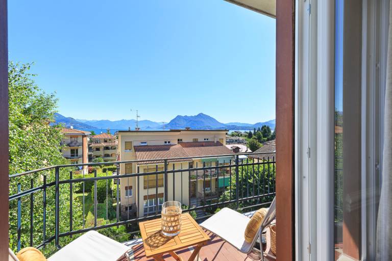 Fully equipped rental apartment with yard | Pets allowed — photo 2