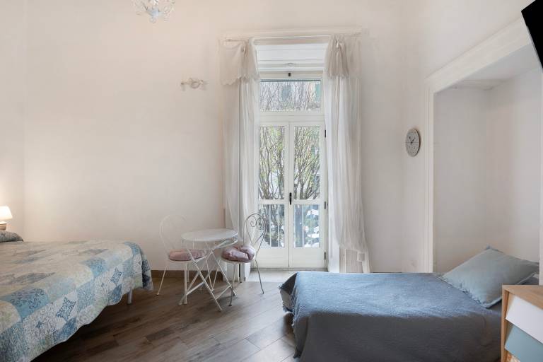 Aparthotel with fast internet | Near Naples Cathedral — photo 2