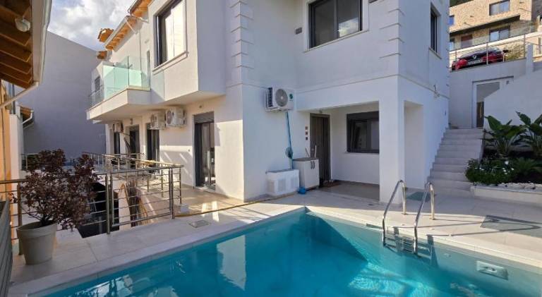 Vacation home with pool | Pet-friendly in Lefkada