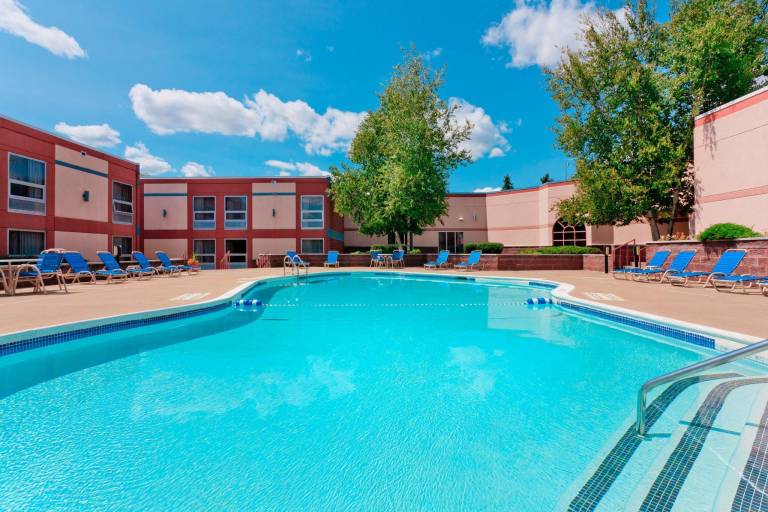 Burrstone Inn, an Ascend Collection Hotel in Utica, NY
