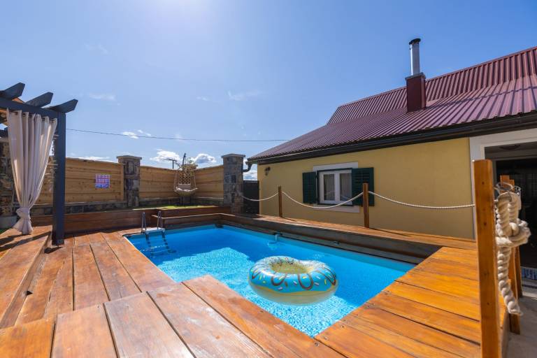 Fully equipped charming vacation home with pool & grill | Pets are welcome — photo 2