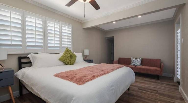 Ample vacation home with pool | Pets allowed — photo 2