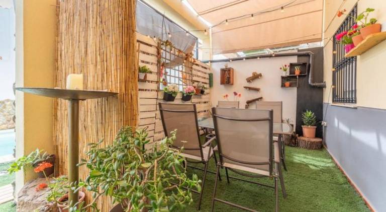 Spacious vacation home with terrace, yard & private pool | Suitable for remote work | Pets are welcome — photo 4