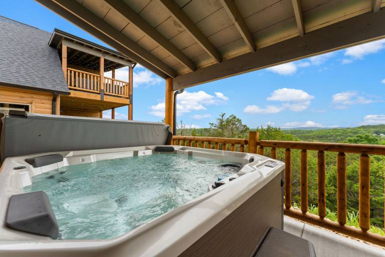Lakefront Haven with Indoor & Outdoor Pool Access, Hottub & Gym — photo 2
