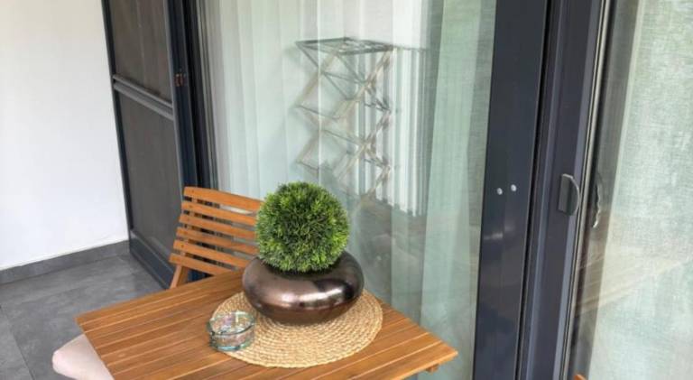 Apartment with patio — photo 4