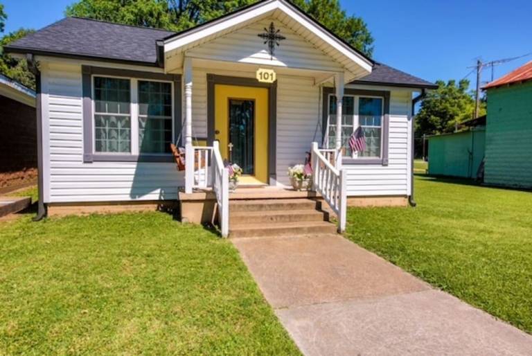 Charming home in Brighton TN – Close to Memphis