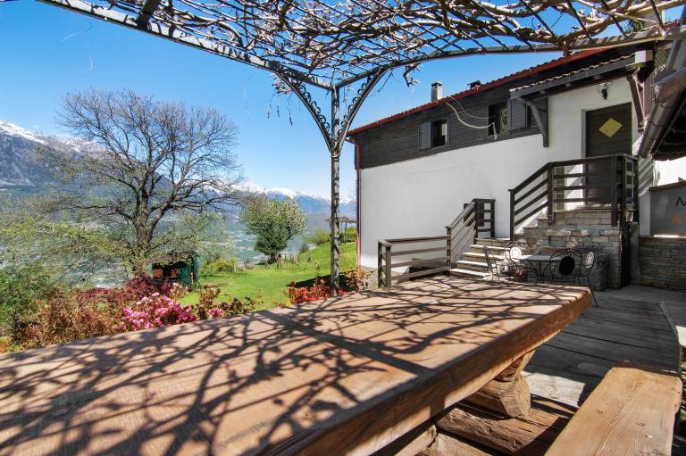 Vacation Home 'Natura e Relax' with Mountain View, Private Garden, BBQ & Wi-Fi — photo 2
