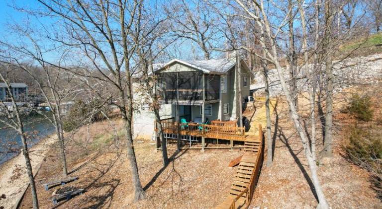 Vacation home | Dogs allowed in Lake Ozark, MO