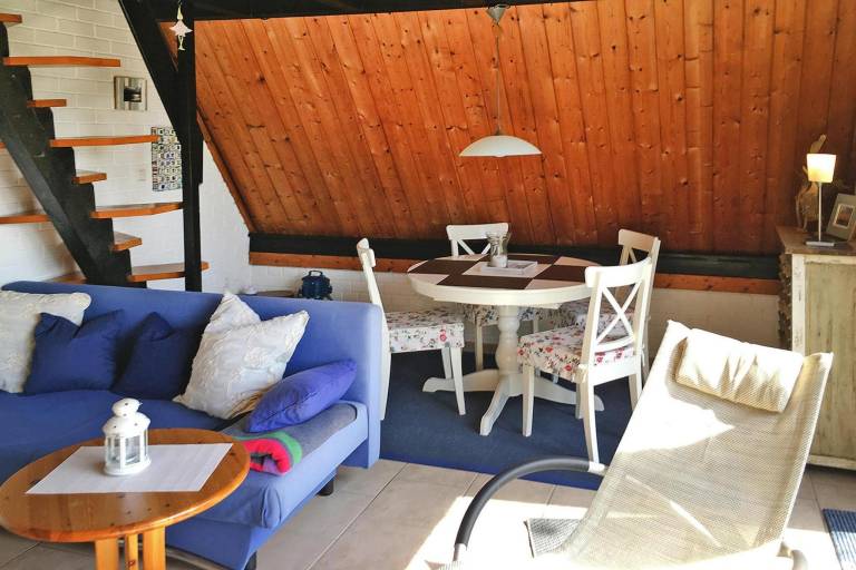 House with patio & yard — photo 5