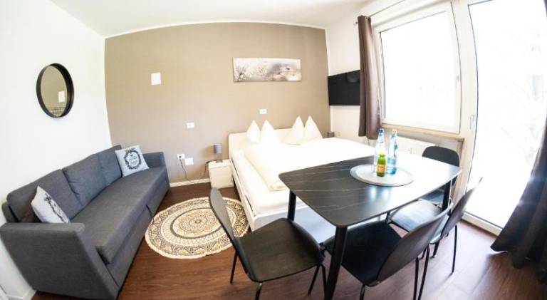 Holiday apartment with yard — photo 2