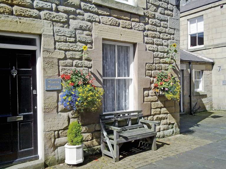 Cottage with grill & patio in Alnwick