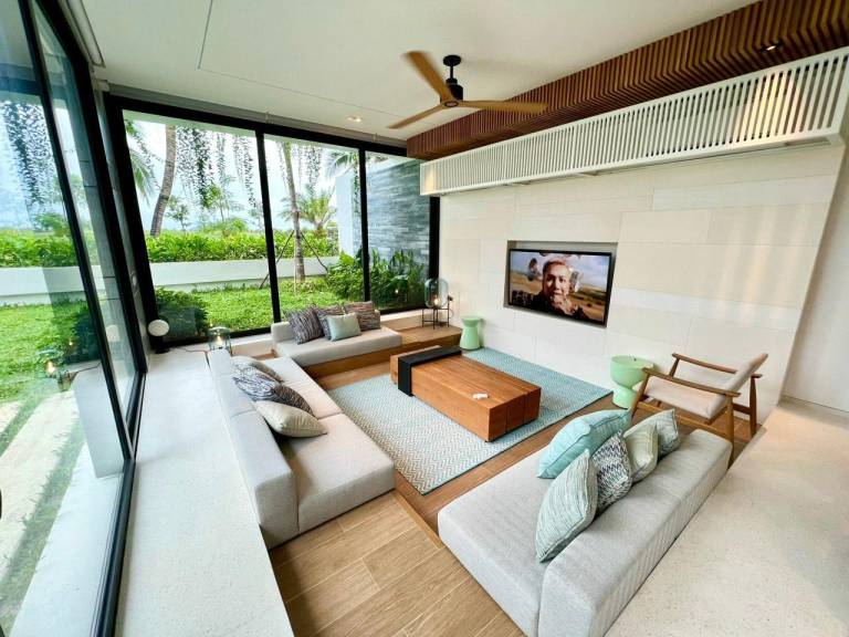 Villa with grill, garden & private pool | Perfect for remote work — photo 2