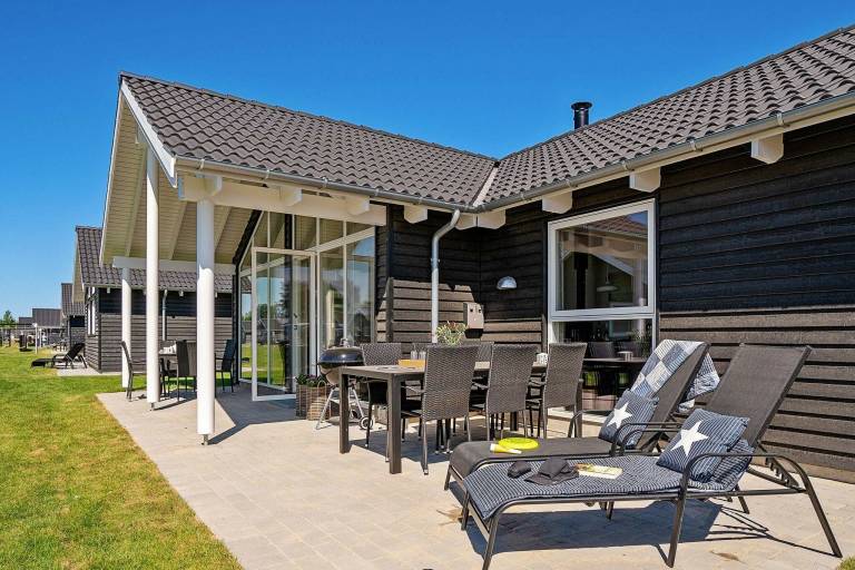 Fully equipped lovely vacation home with sauna, patio & jacuzzi | Pet-friendly — photo 3