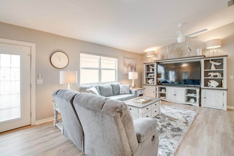 1 Mi to Golf Home w Chic Patio in The Villages