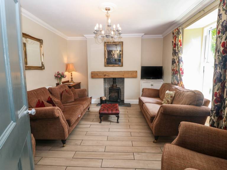 Child-friendly cottage with grill & yard | Beach view | Beach nearby | Pet-friendly — photo 2