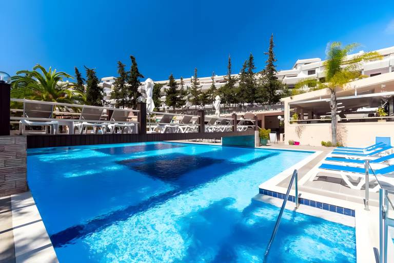 Nice studio with pool | Close to the beach | Dogs allowed in Albufeira