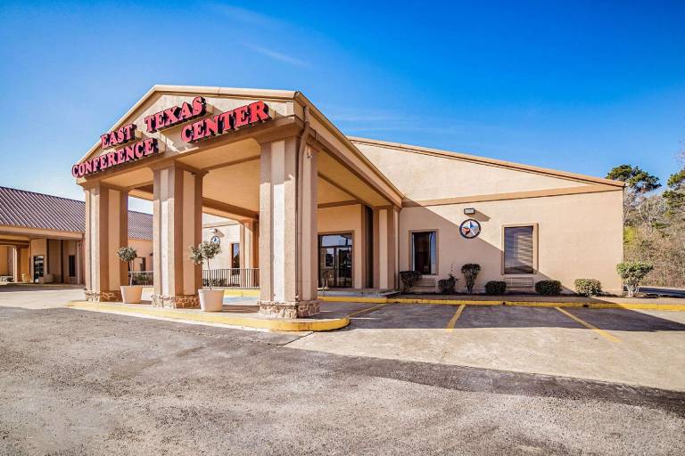 Clarion Pointe Marshall in Marshall, TX