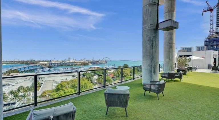 Luxury Miami 2BR City Views — photo 4