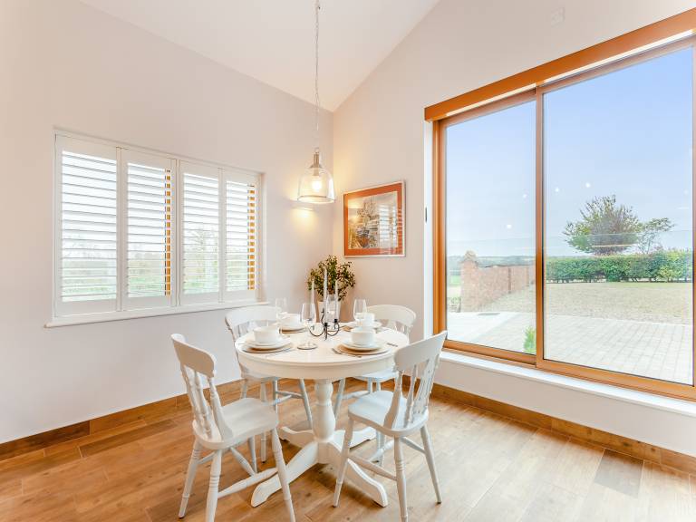 Family-friendly wonderful cottage with barbecue & garden | River view | Pet-friendly — photo 4