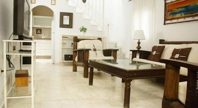 House with private pool, terrace & BBQ | Pets allowed — photo 3