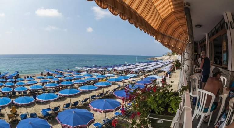 Charming serviced apartment with terrace & yard | Beach nearby | Dogs allowed — photo 3
