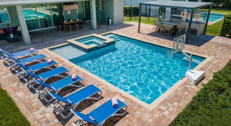 House with pool in Cham