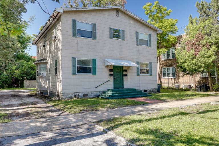 Walk to Food & Art: Condo in Historic Riverside — photo 3