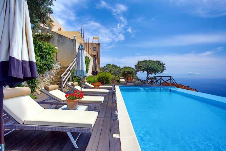 Fully equipped villa with private pool, barbeque & yard | Pets are welcome — photo 5