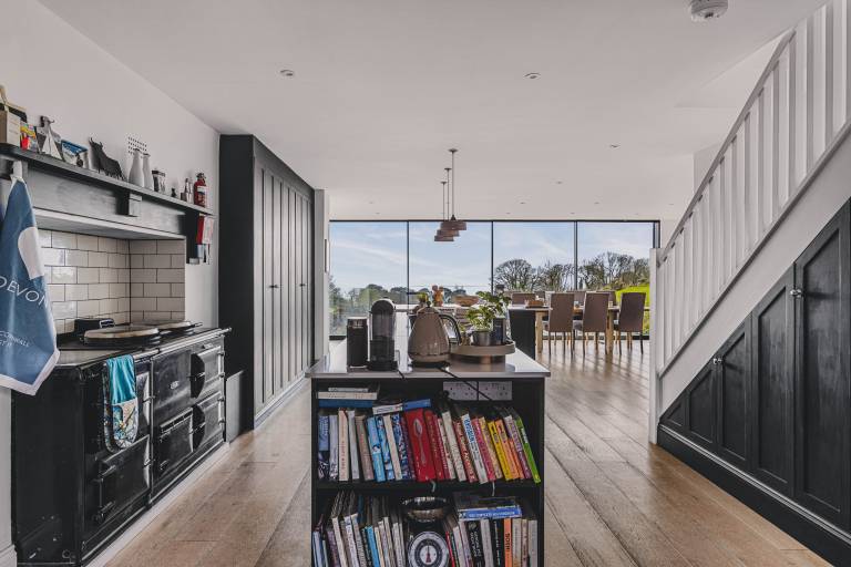 Family-friendly spacious vacation home with terrace, barbeque & yard | Beach view | Pet-friendly — photo 3