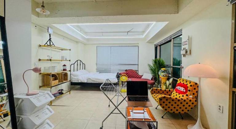 Rental apartment with terrace & yard — photo 2