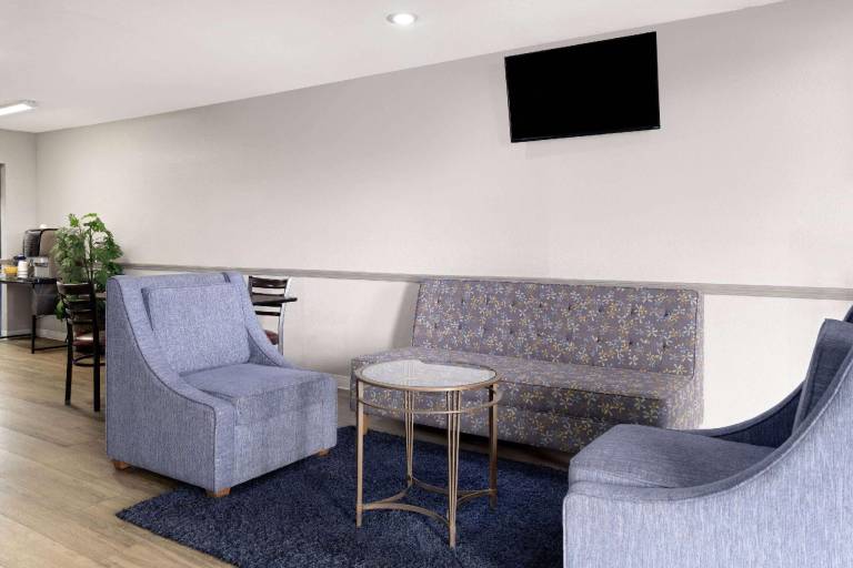 Days Inn by Wyndham Ardmore — photo 4