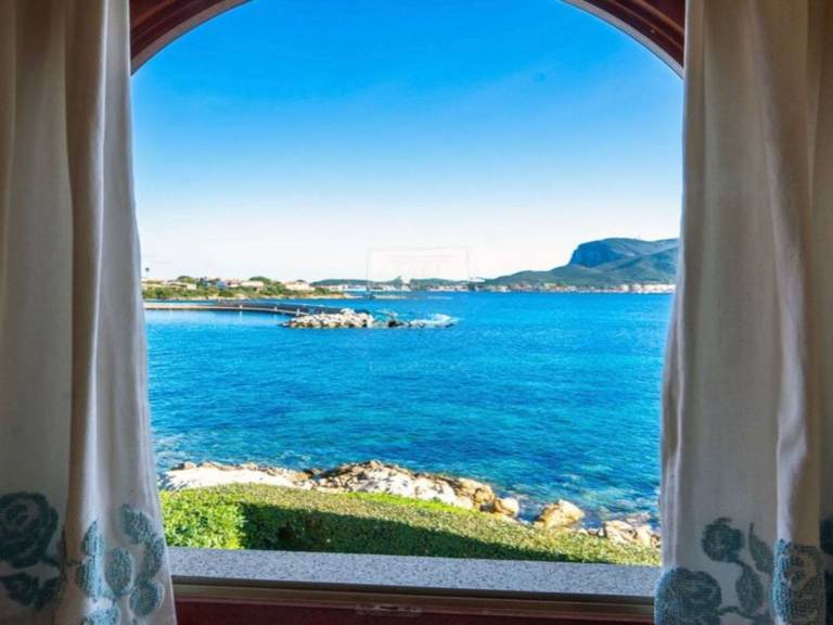 Apartment with patio, pool & garden | Sea view — photo 4