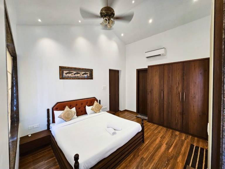 Big villa with pool & barbeque | Perfect for remote work | Pets are welcome — photo 2