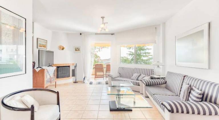 σπίτι  Παραλία ΕΟΤ Μαρκόπουλου