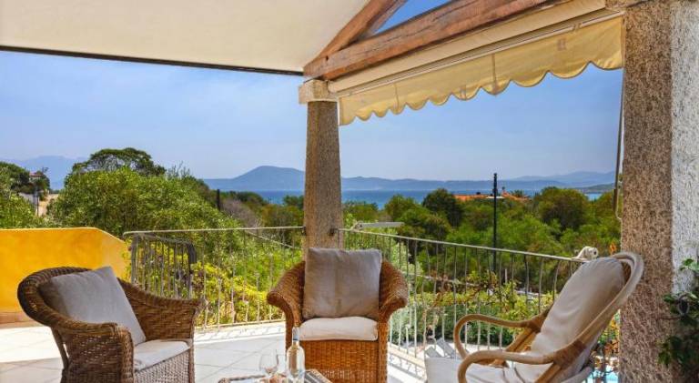Fully equipped house with hot tub, terrace & pool | Beach nearby | Pets allowed — photo 4