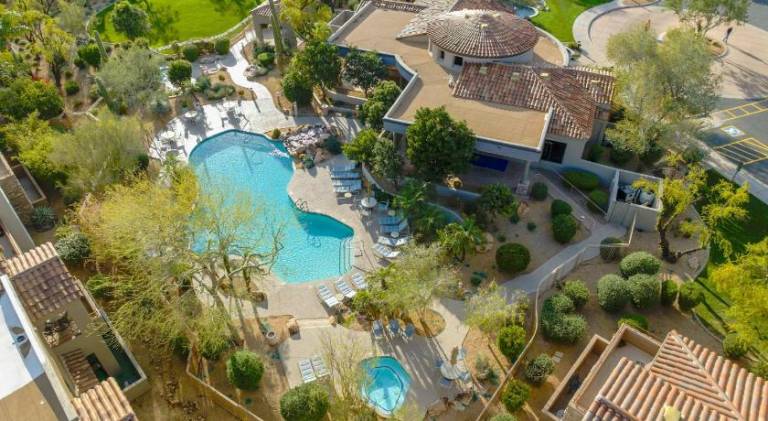 House with pool in Scottsdale, AZ