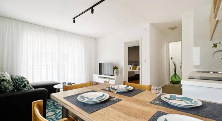 Rental apartment with terrace & yard — photo 3