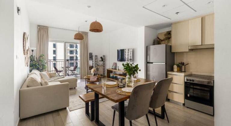Waterfront Yas 1BR near F1 & Ticket Savings in Abu Dhabi
