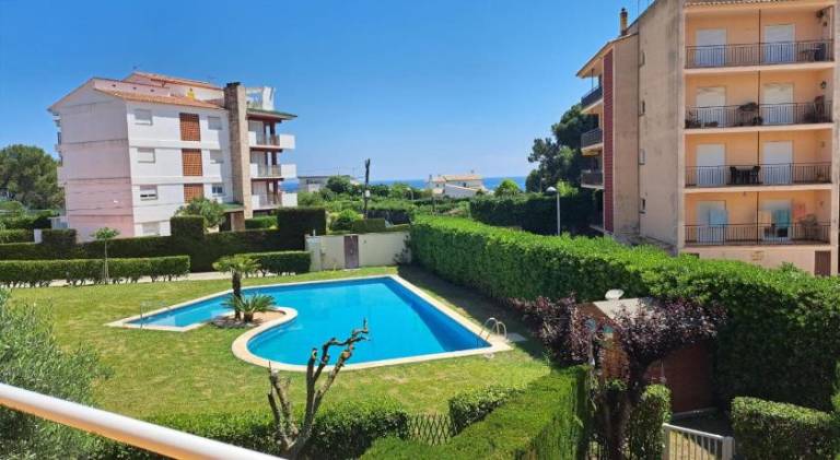 House with pool in Calella
