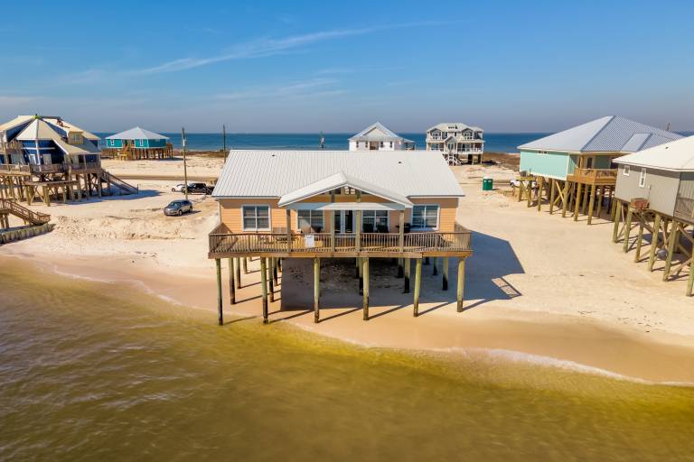 Sandy Bottoms - 104 Vargas Ct in Dauphin, MB