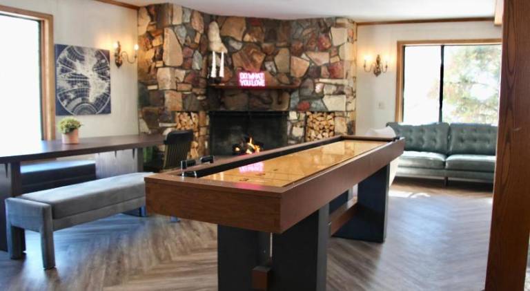 Sierra Blue Hotel & Swim Club — photo 3