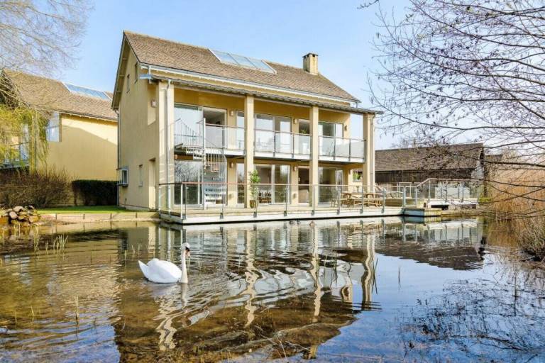 House South Cerney