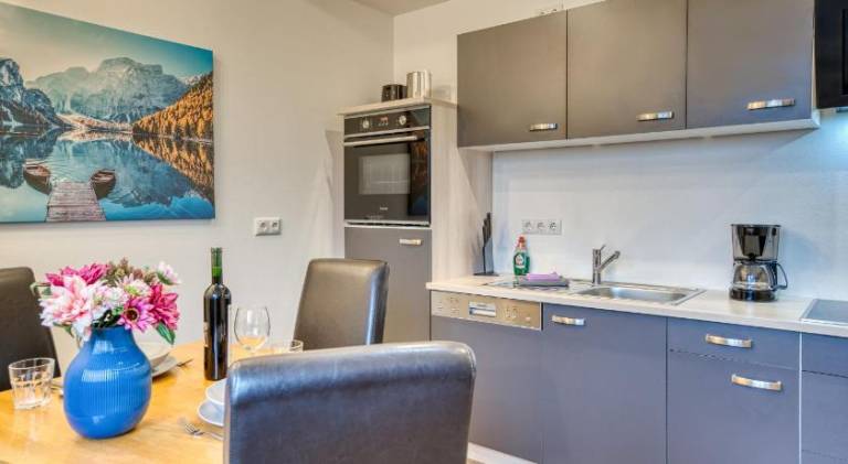 Holiday apartment with patio — photo 5